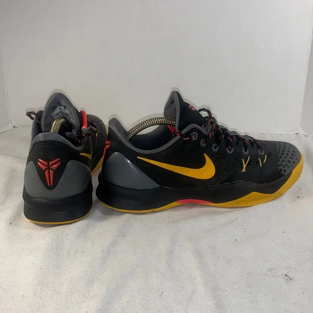 Nike dynamic athletic
